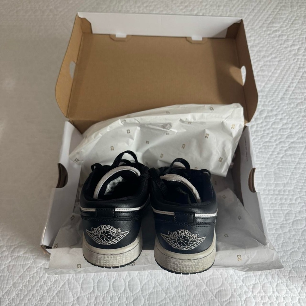 Nike Air Jordan 1 Low Panda White/Black-White Size 6 women’s - Picture 2 of 8